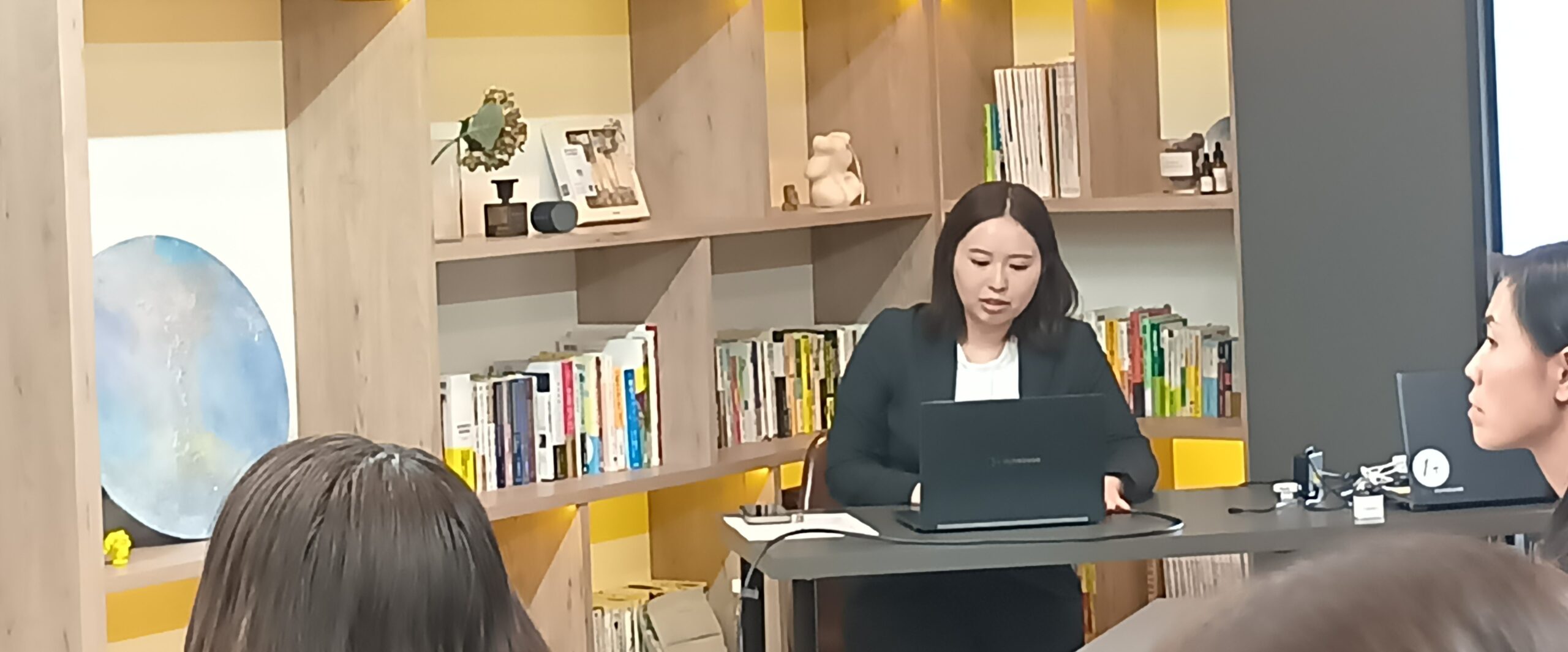 セミナー開催中の様子の説明画像