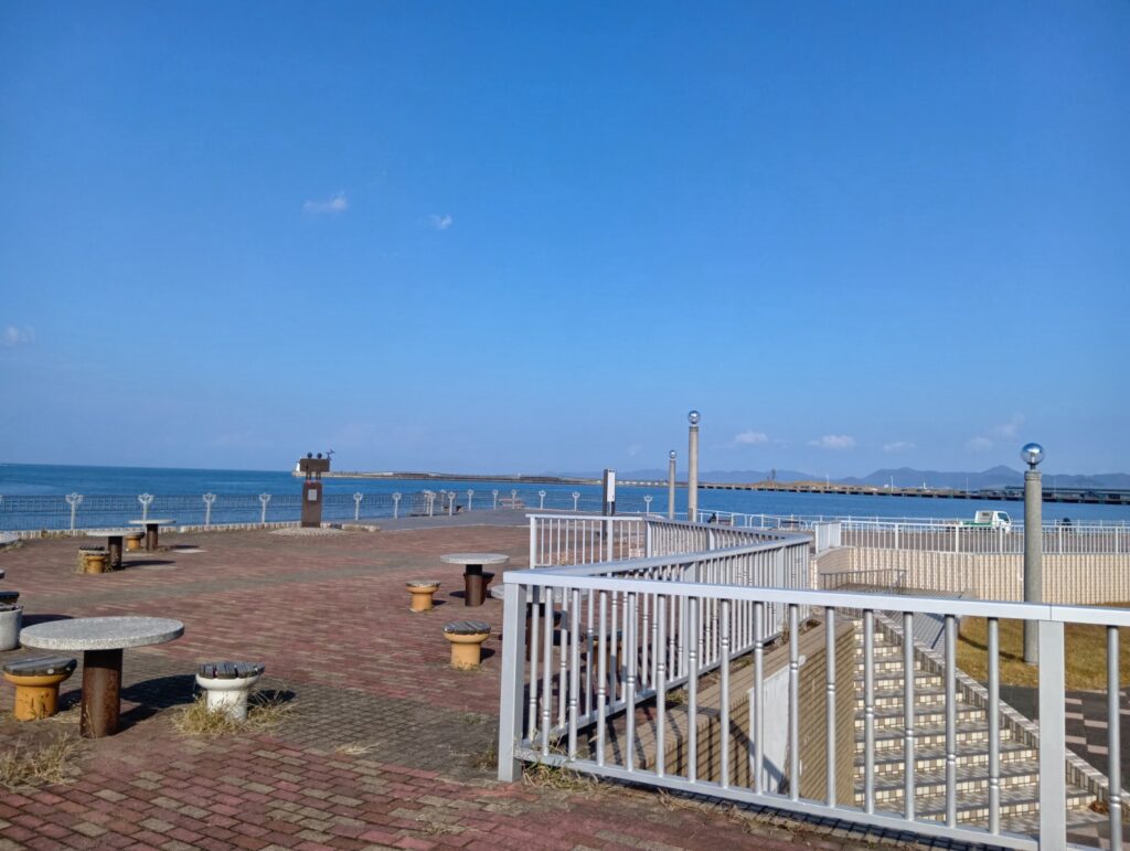 青森市会場　アスパム周辺の様子についての説明画像